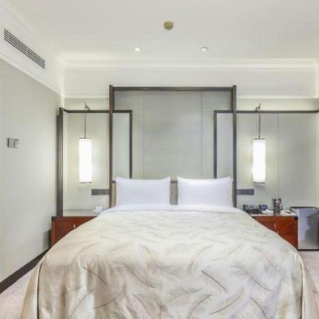 Shijiazhuang International Building Hotel Екстериор снимка